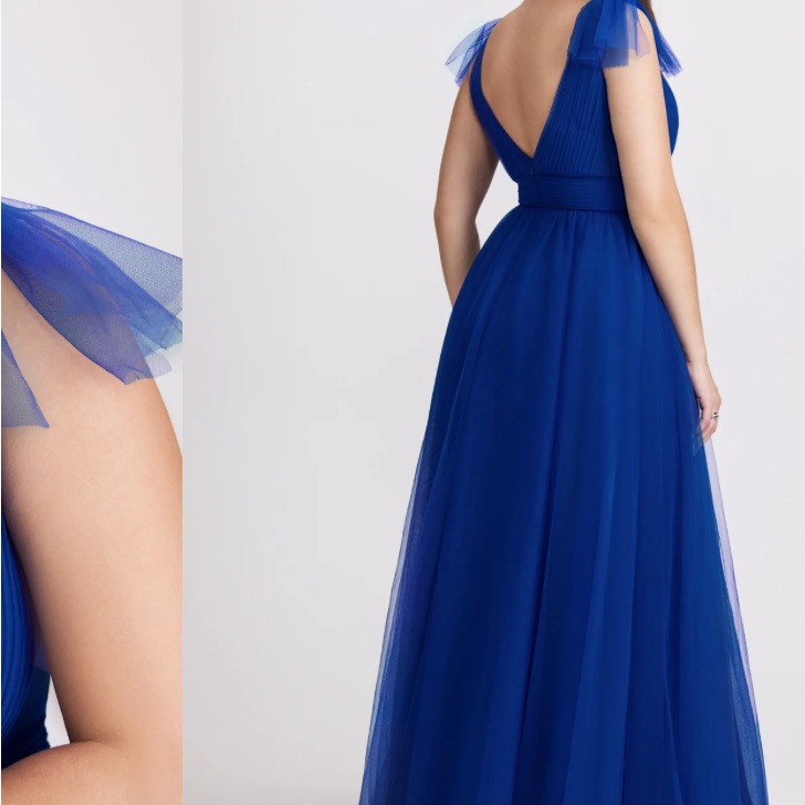 Stunning Gown, Worn Once For A Beautiful Wedding! Plunging Neck And Back!